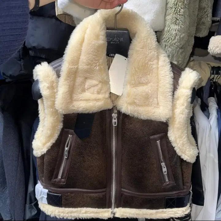 [SOLD OUT] 자라 무스탕 자켓  S