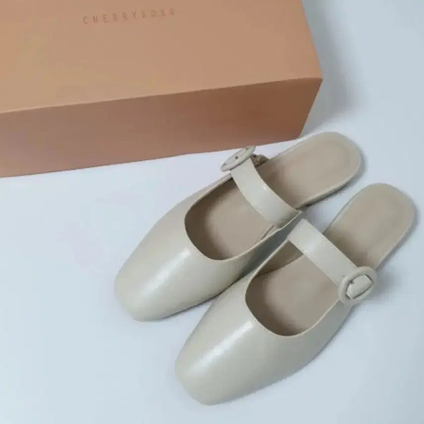 [BUNJANG] Buckle Point Mules (Ivory, 235mm) / 버클 포인트 뮬 (아이보리/235)