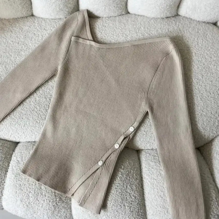 [BUNJANG] Asymmetrical Ribbed Knit T-Shirt / 사선 언발 골지 니트 티