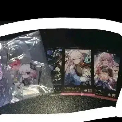 [BUNJANG] [일괄] 에버나이트 맘스피자 카라비너+포카+스티커 / [일괄] 에버나이트 맘스피자 카라비너+스티커
