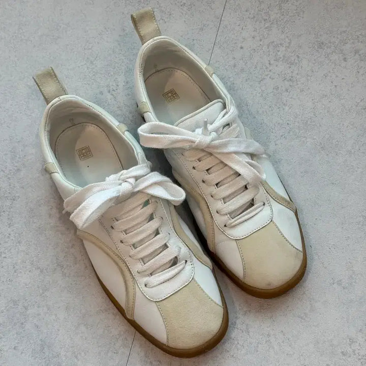 [BUNJANG] Totême White Leather Sneakers / 토템 화이트 가죽 스니커즈