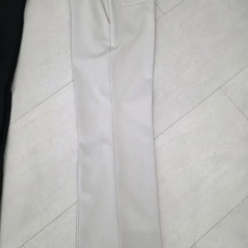 [BUNJANG] 르 Straight Slacks (Light Grey) - Size S / 르(le) straight slacks (light grey), S