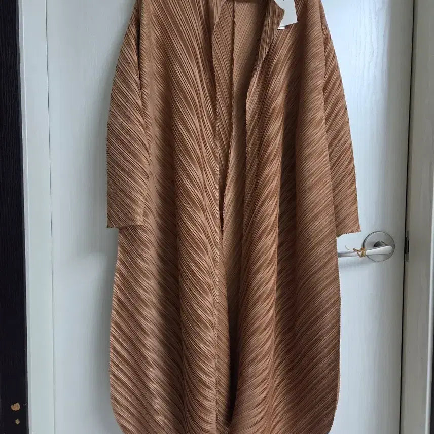 [BUNJANG] Yoice Brown Pleated Long Cardigan / 요이츠 모임룩 브라운 플리츠 롱 가디건