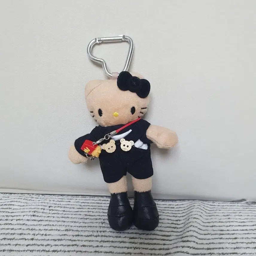 [BUNJANG] Hello Kitty Black Uniform Keyring / 헬로키티 인형 키링 블랙 유니폼