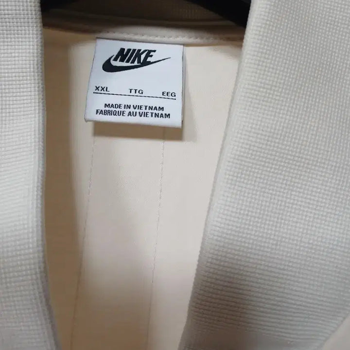 [SOLD OUT] 나이키 아이보리 봄버 자켓 남110
