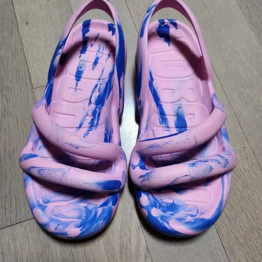 [SOLD OUT] 캠퍼 고바라 플랫샌들