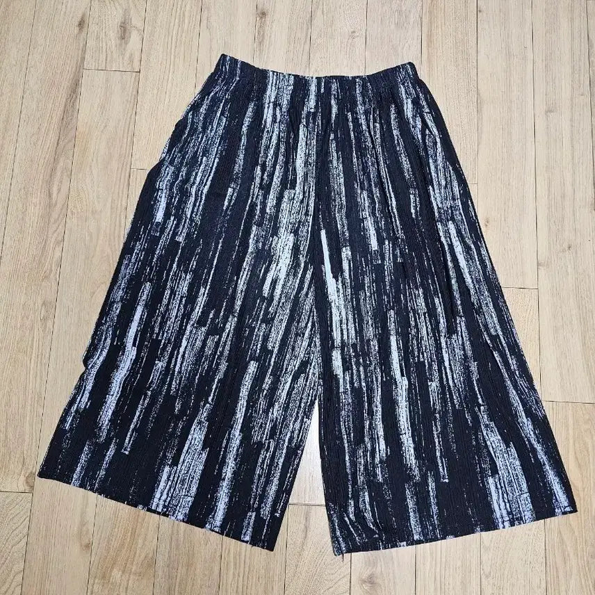 [BUNJANG] Black &amp; White Pattern Wide Pleated Pants / 블랙&amp;화이트 패턴 와이드 플리츠 팬츠55-66