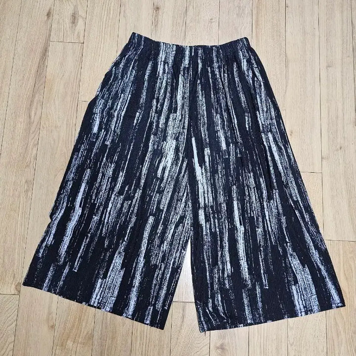 [BUNJANG] Black &amp; White Pattern Wide Pleated Pants / 블랙&amp;화이트 패턴 와이드 플리츠 팬츠55-66