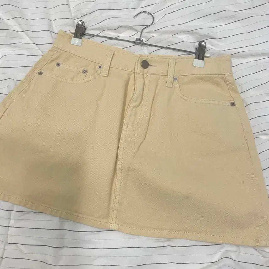 [BUNJANG] Code:U Deep Cream Mini Skirt / 코드유 딥크림스커트