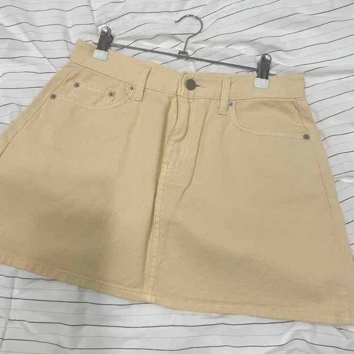 [BUNJANG] Code:U Deep Cream Mini Skirt / 코드유 딥크림스커트