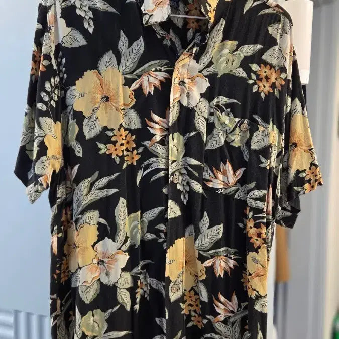[BUNJANG] Floral Pattern Short-Sleeve Shirt - Black / (100) 꽃무늬 플라워 반팔 셔츠 블랙