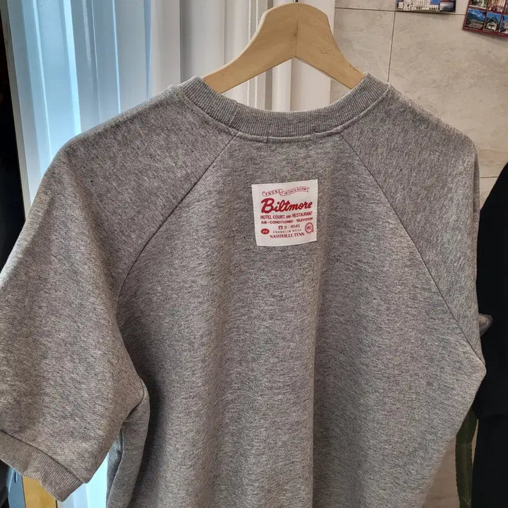 [BUNJANG] Biltmore Short Sleeve Sweatshirt / Biltmore 반팔 맨투맨 티셔츠 회색/검정