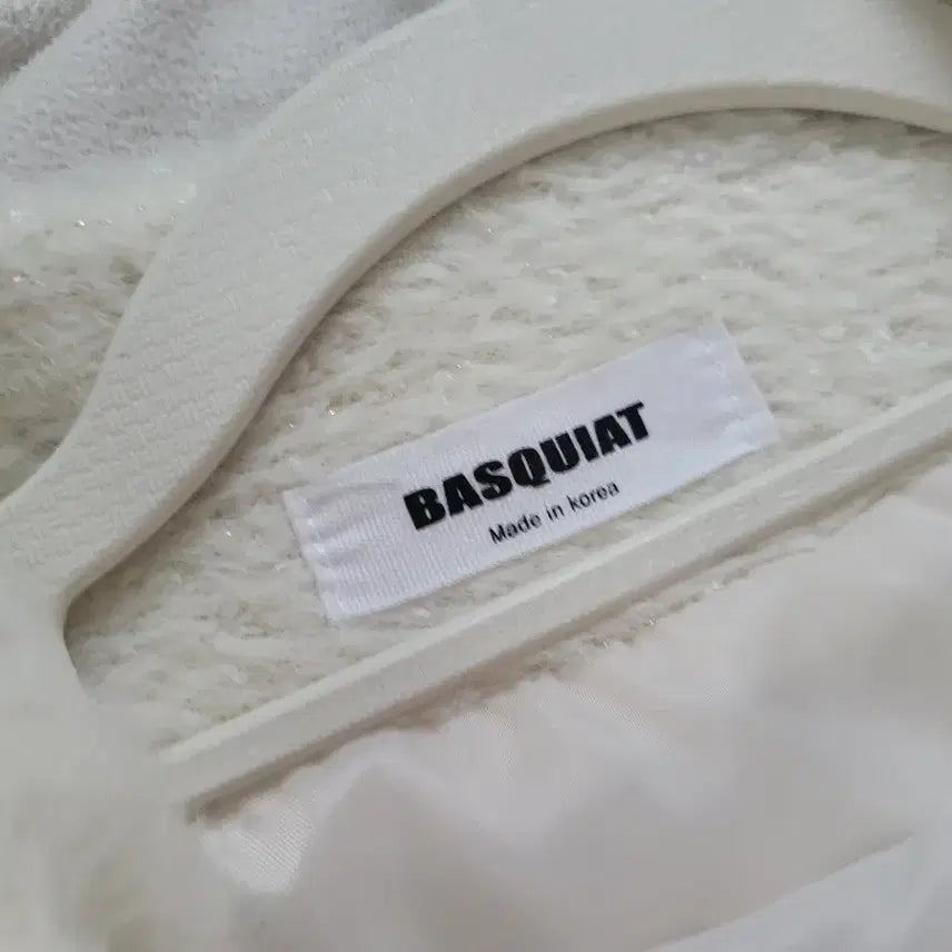 [BUNJANG] BASQUIAI Ivory Two-Piece Set / BASQUIAI 아이보리 투피스 세트
