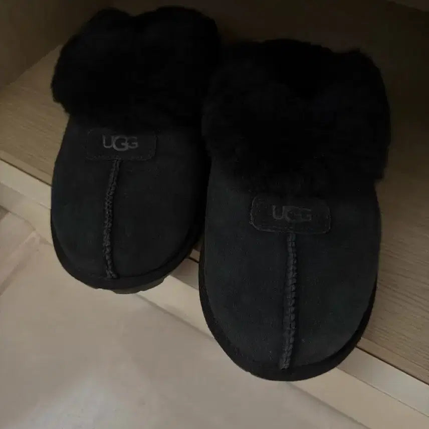[BUNJANG] UGG Black Fur Slippers UK 6 / UGG 어그 블랙 털 슬리퍼 250사이즈 UK6사이즈