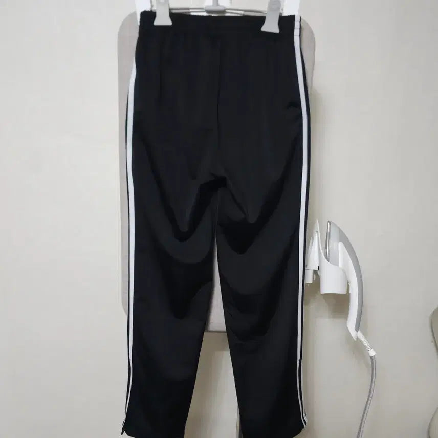 [BUNJANG] Adidas Three-Stripe Training Pants (Black) - Women&