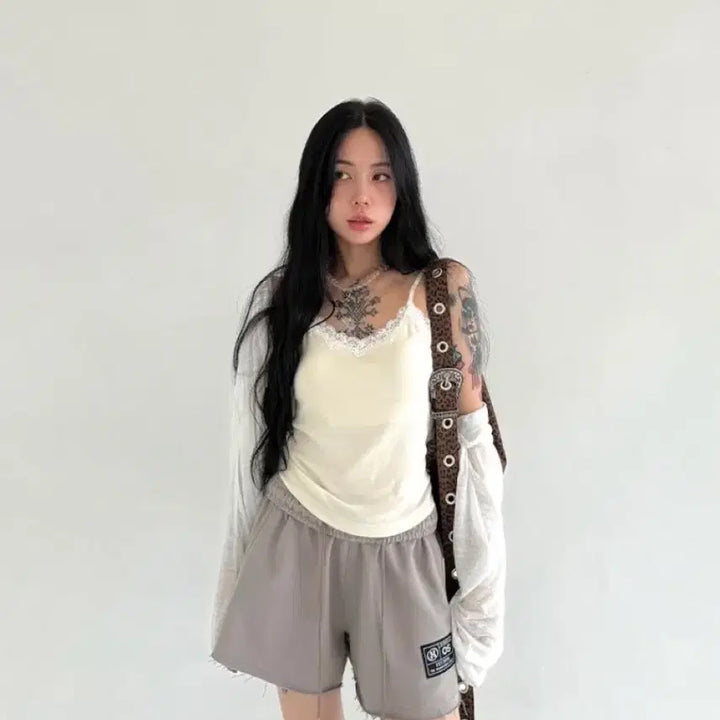 [BUNJANG] The Mysterious Hotel Lace Basic Top / 더미스테리어스호텔 레이스 베이직 탑