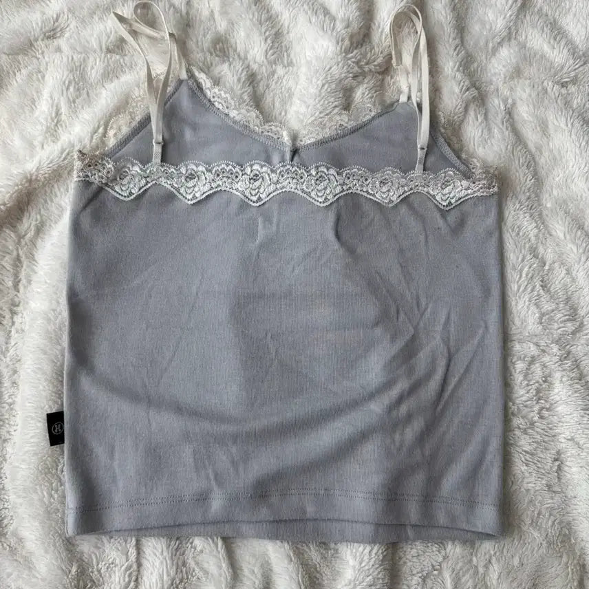 [BUNJANG] The Mysterious Hotel Basic Lace Top / 더미스테리어스호텔 레이스 베이직 탑