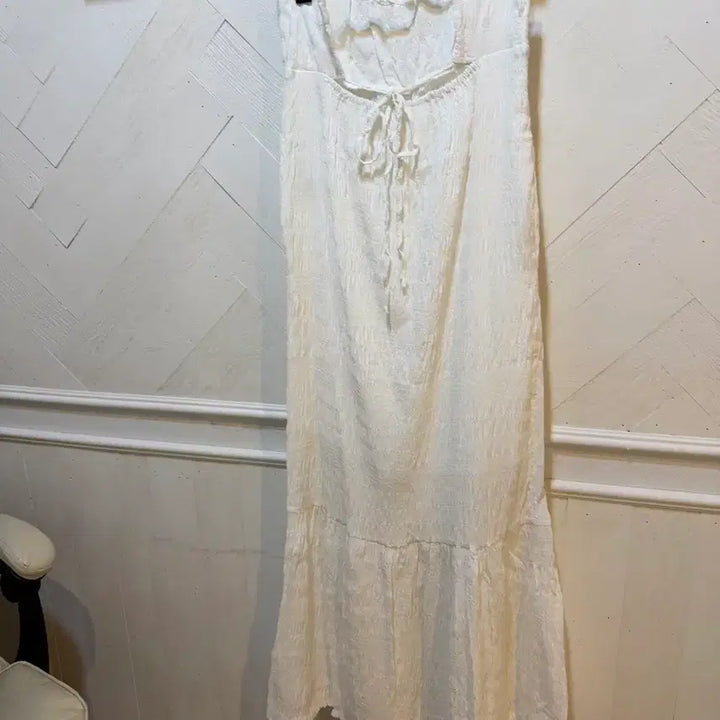 [BUNJANG] White Shirred Long Dress / 끈나시 화이트 셔링 롱 원피스