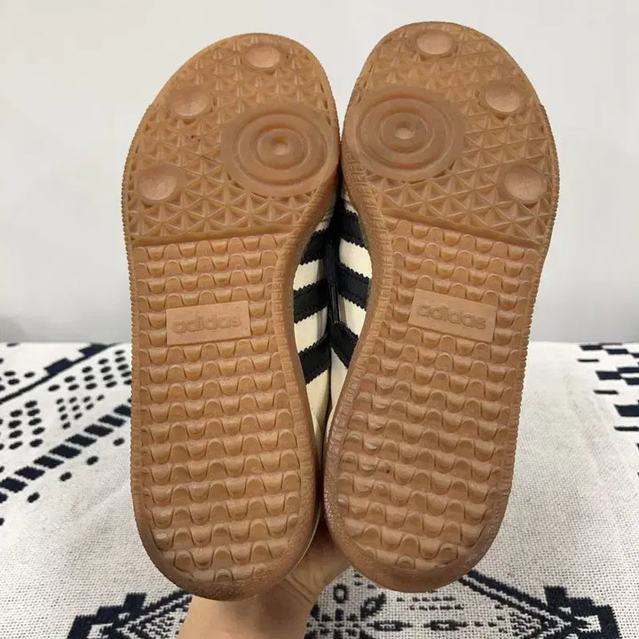[BUNJANG] Adidas Samba OG Beige Black Sneakers / 아디다스 삼바 OG 베이지 블랙 스니커즈 240 E02884