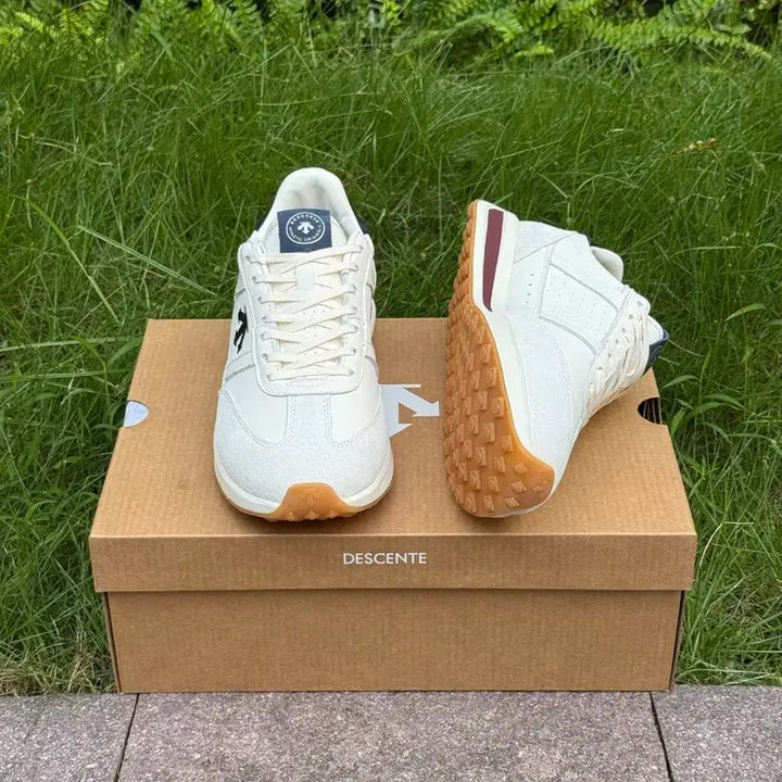 [BUNJANG] Descente White Sneakers / 데상트 화이트 스니커즈 운동화 EUR:42