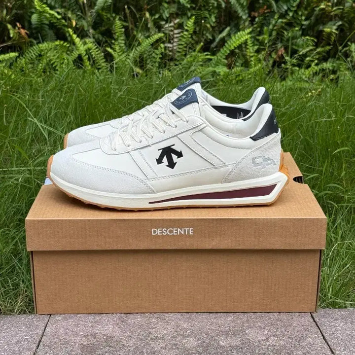 [BUNJANG] Descente White Sneakers / 데상트 화이트 스니커즈 운동화 EUR:42