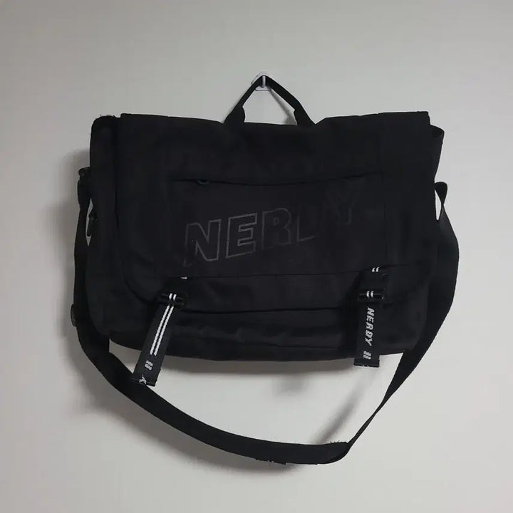 [BUNJANG] NERDY Messenger Bag / NERDY 널디 블랙 메신저백 가방 크로스백