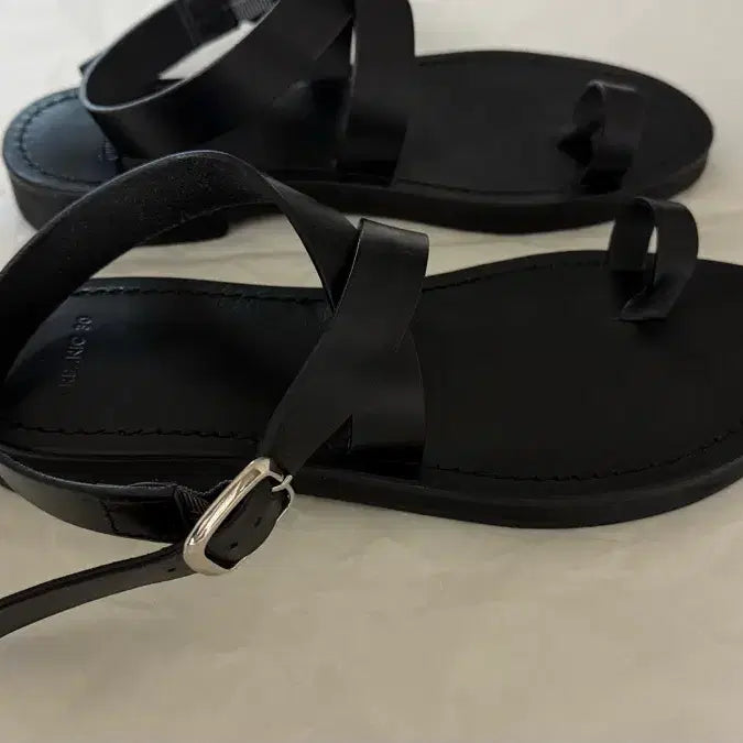 [BUNJANG] Urbanic 30 Toe Ring Sandals / Size 230 / 얼바닉30 토링 샌들 블랙
