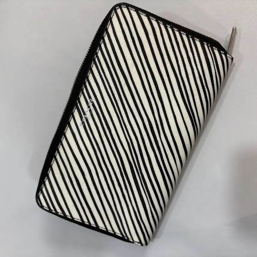 [BUNJANG] Coach Zebra Pattern Long Wallet / 코치 지브라 패턴 장지갑