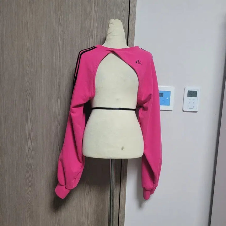 [BUNJANG] Nerdy Pink Backless Bolero Crop Top / 널디 핑크 백리스 볼레로 긴팔 크롭탑