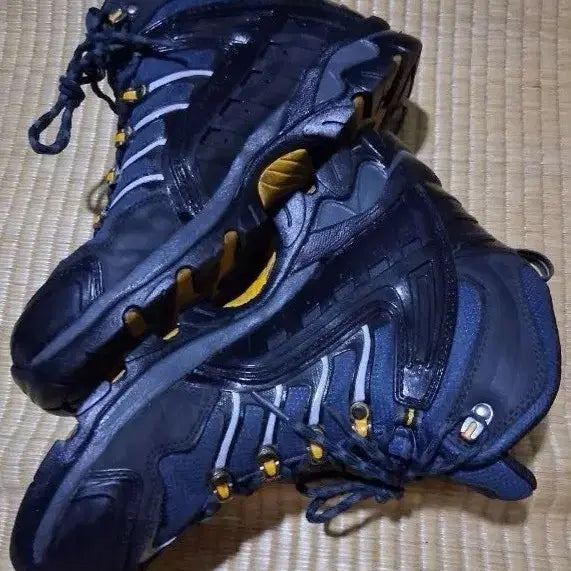 [BUNJANG] K2 Gore-Tex Mid-Top Hiking Boots / K2 고어텍스 경중등산화 260(265) 택비포함