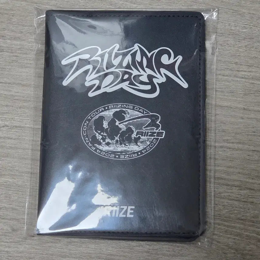 [BUNJANG] RIIZE Passport Cover Case / 라이즈 여권 커버 케이스 양도