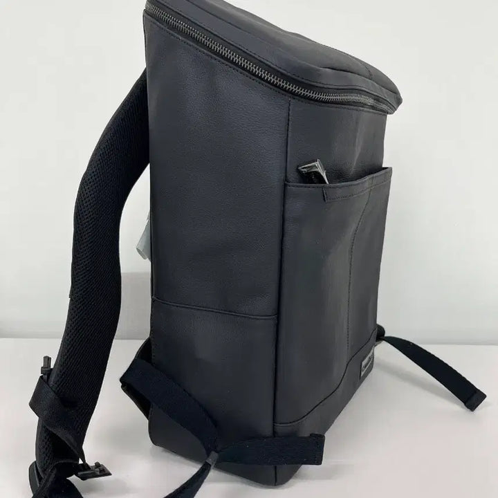 [BUNJANG] Continu Elka Backpack (Black) / [정품/새상품] 컨티뉴 엘카백팩 (BTS RM착용으로 현재 솔드아웃)