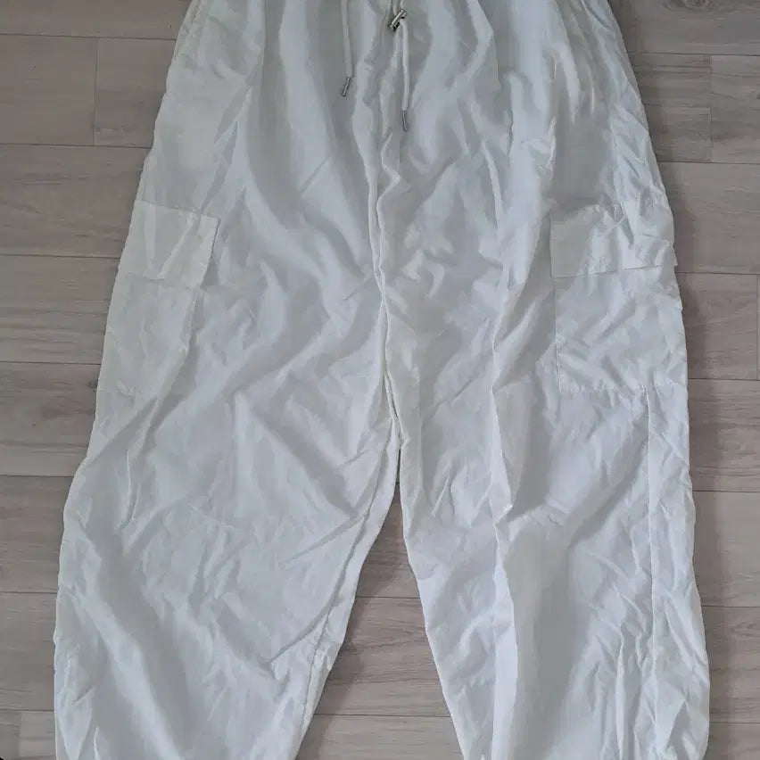 [BUNJANG] White Cargo Pants / 화이트 카고 팬츠/스트링 팬츠/조거 팬츠/건빵 바지/고무줄 바지(새 제품