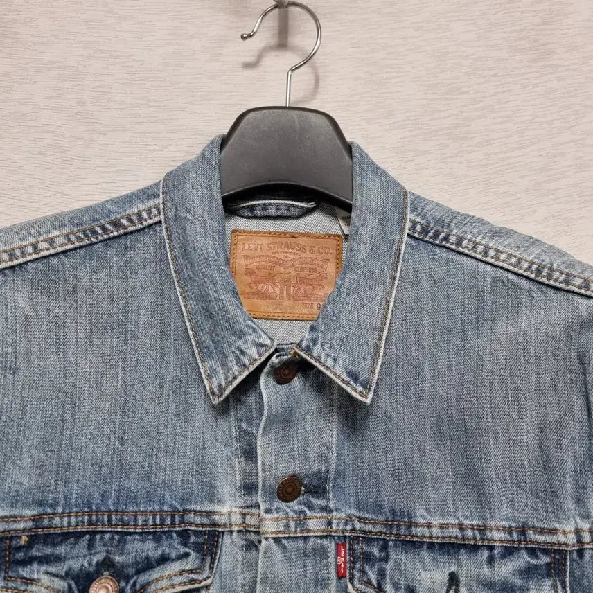 [SOLD OUT] ㅡ리바이스 커스텀 데님 크롭자켓 여66 ㅡ0331