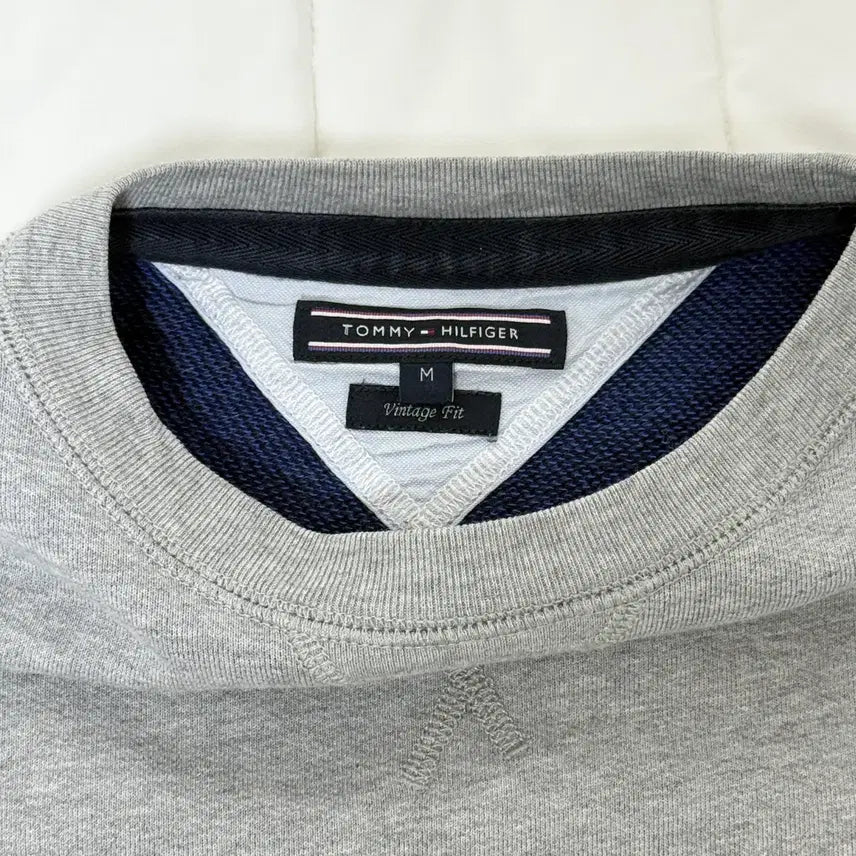 [BUNJANG] Tommy Hilfiger Semi-crop Sweatshirt / 타미힐피거 세미크롭 맨투맨, M