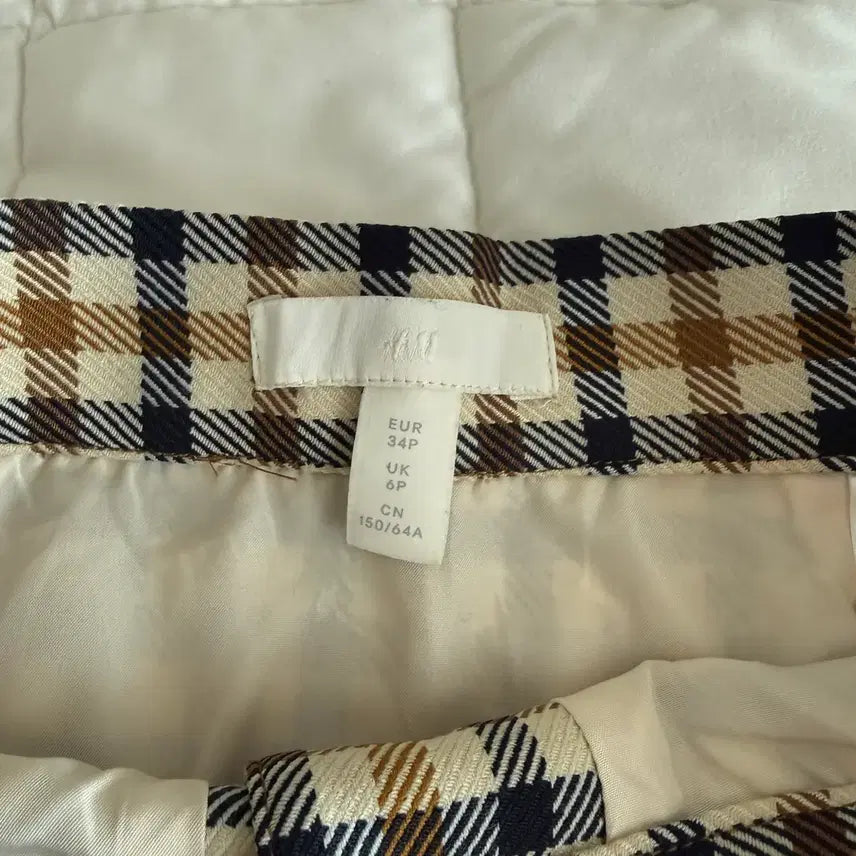 [BUNJANG] H&amp;M Checkered Skirt (EUR 34) / h&amp;m 체크 스커트, 25