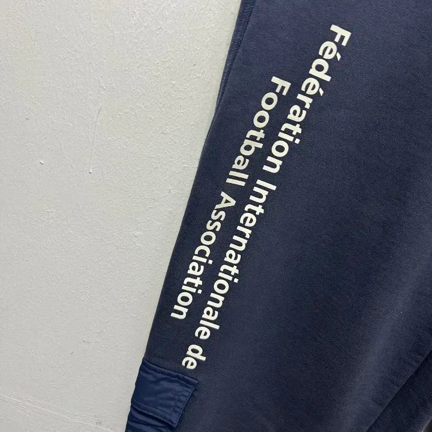 [BUNJANG] FIFA Navy Training Pants / FIFA 네이비 트레이닝 바지