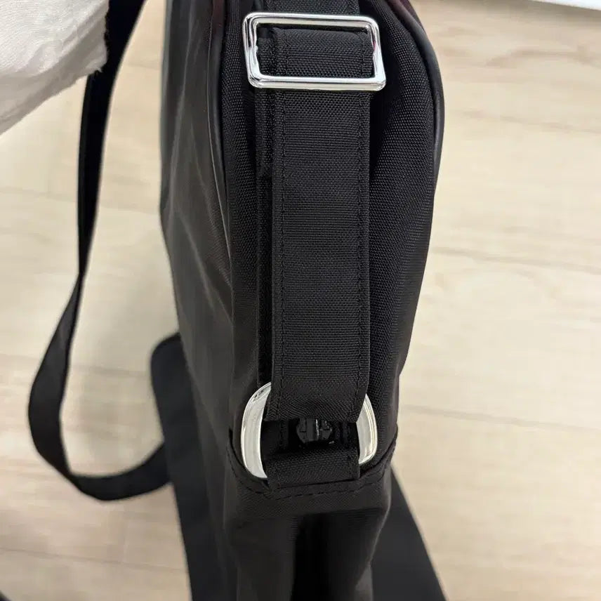 [BUNJANG] Comme des Garçons CDG Crossbody Bag Medium / 꼼데가르송 CDG 크로스백 M