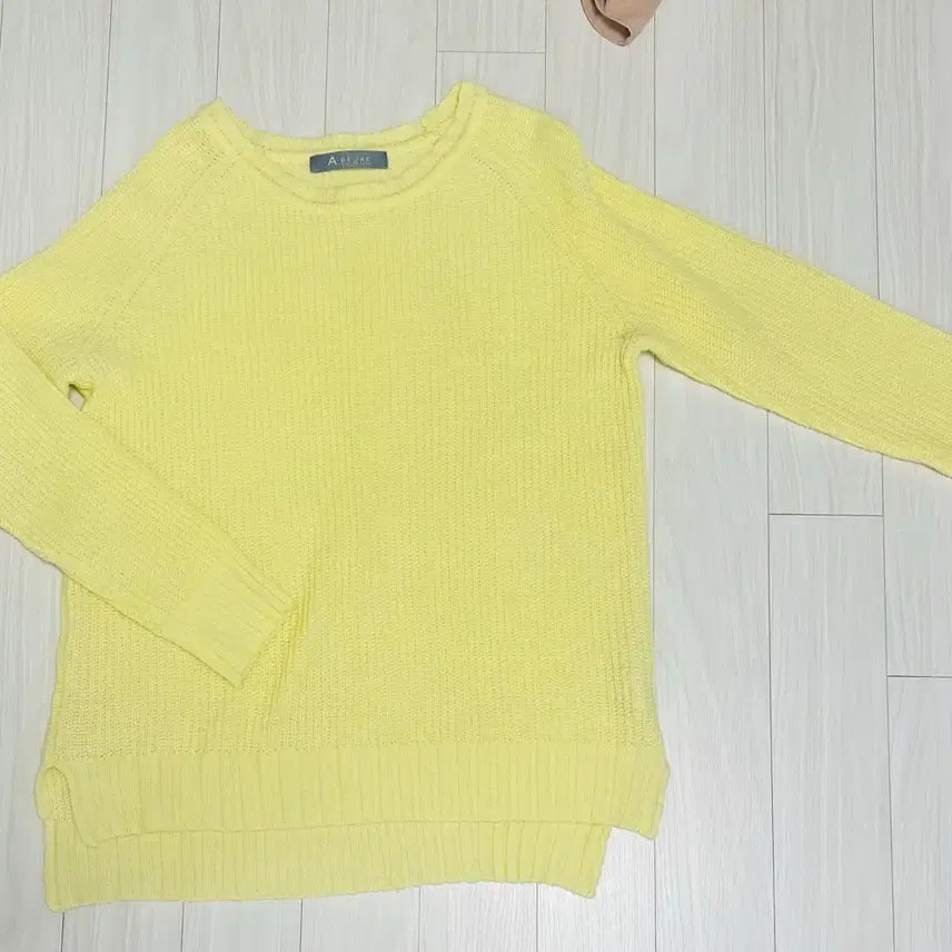 [BUNJANG] Light Yellow Knit Sweater / 연노랑 니트