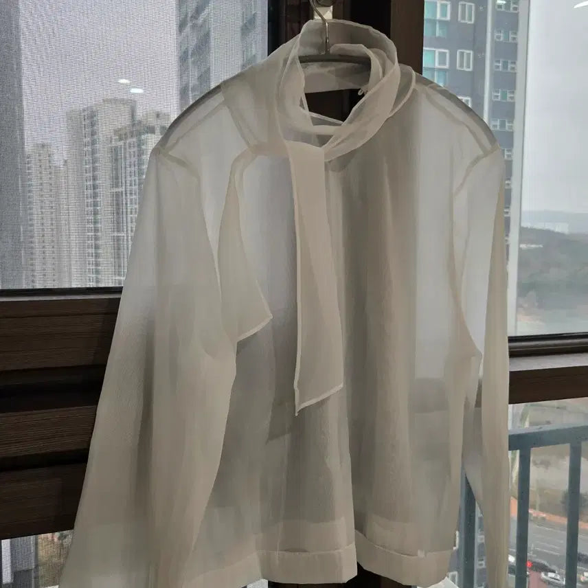 [BUNJANG] Basket Sheer Ribbon Blouse / 바스켓  시스루 리본 블라우스