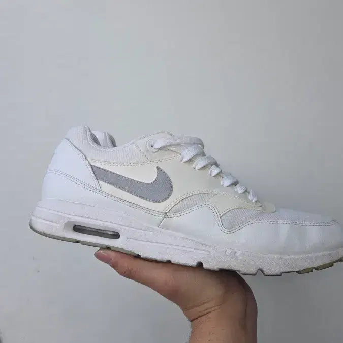 [BUNJANG] Nike Air Max 1 Ultra Essential Sneakers / 나이키 에어맥스 1 울트라 에센셜 화이트/그레이 270