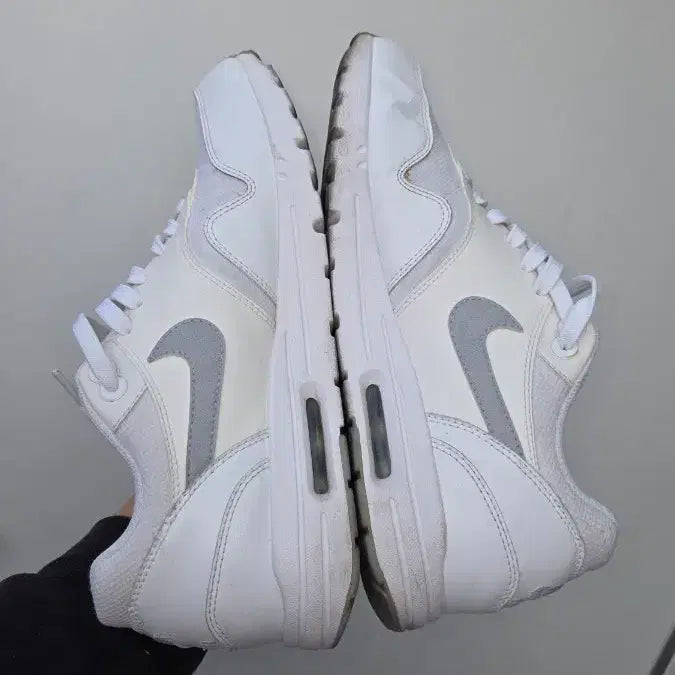 [BUNJANG] Nike Air Max 1 Ultra Essential Sneakers / 나이키 에어맥스 1 울트라 에센셜 화이트/그레이 270