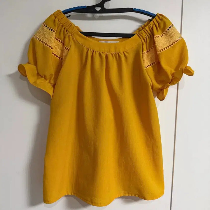 [BUNJANG] Off-Shoulder Blouse / 오프숄더 블라우스