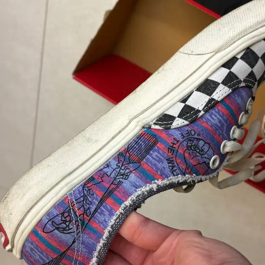 [BUNJANG] Vans Stranger Things Authentic Sneakers / 기묘한이야기 반스 어센틱 275