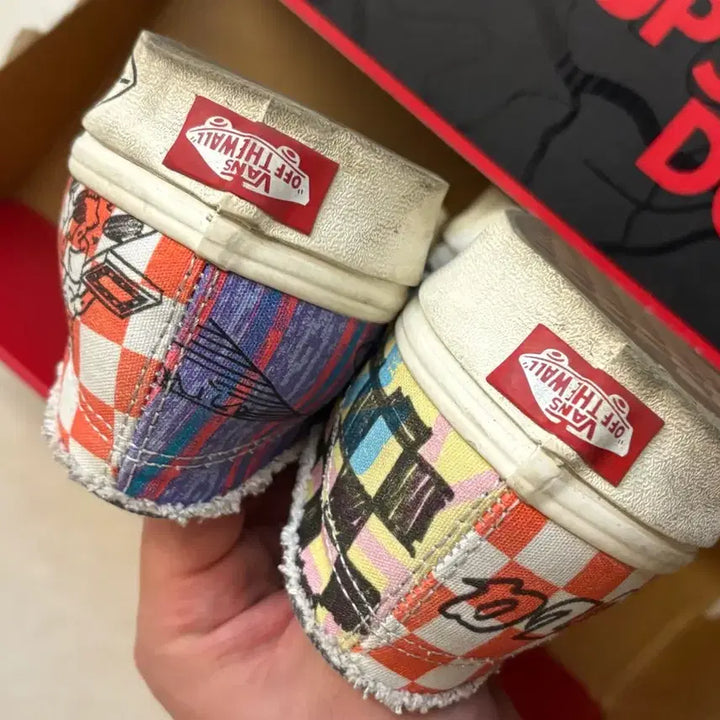 [BUNJANG] Vans Stranger Things Authentic Sneakers / 기묘한이야기 반스 어센틱 275