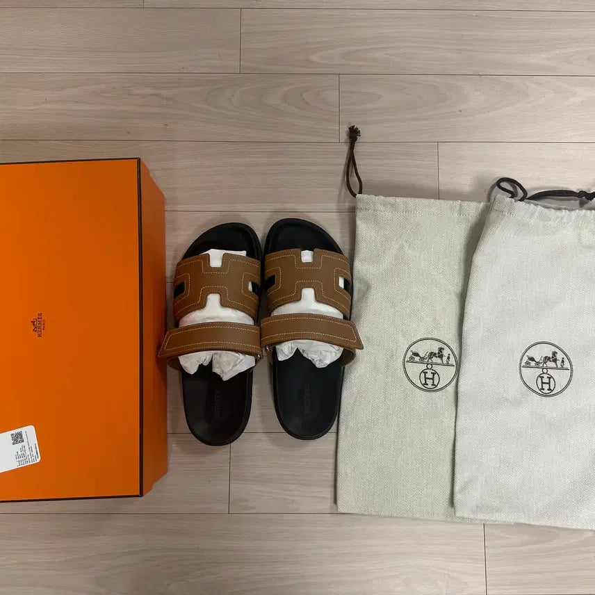 [BUNJANG] Hermes Chypre Stitch Slippers (Size 41) / 에르메스 시프레 스티치 슬리퍼 (41 사이즈)