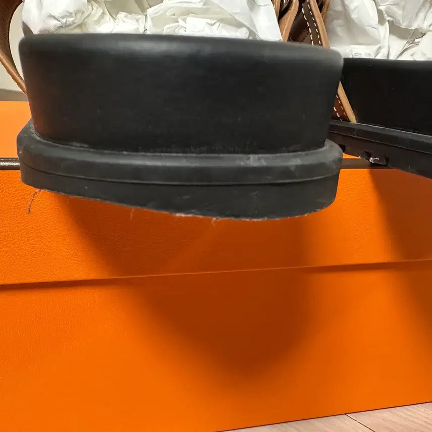 [BUNJANG] Hermes Chypre Stitch Slippers (Size 41) / 에르메스 시프레 스티치 슬리퍼 (41 사이즈)