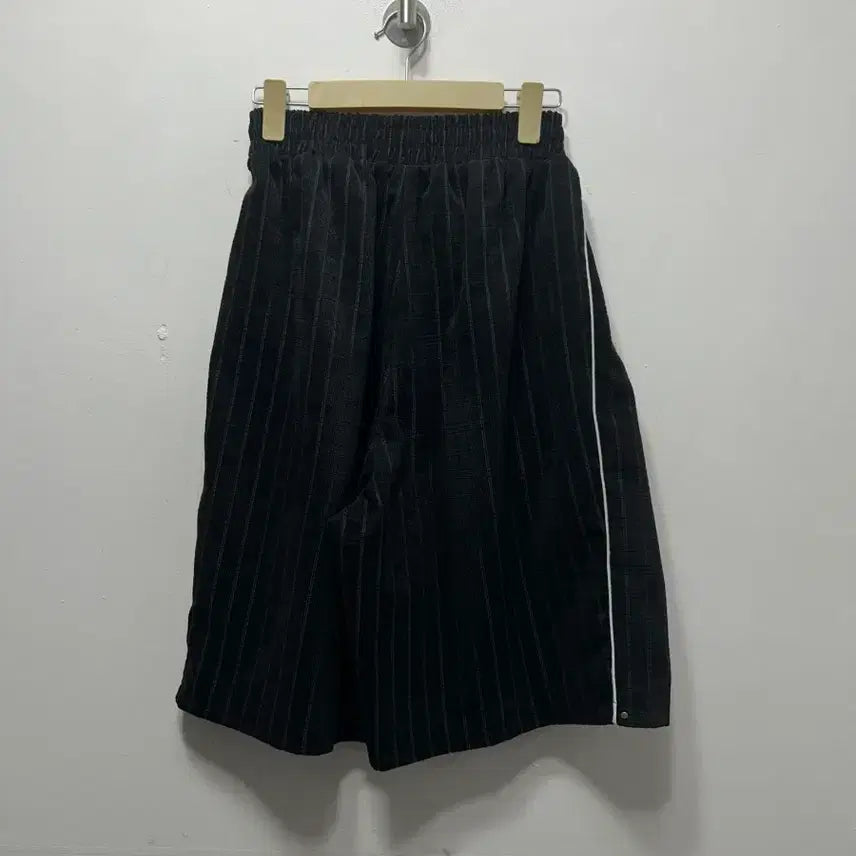 [BUNJANG] Black Check Pattern Wide Shorts Skirt F / 체크 패턴 블랙 반바지 와이드바지 스커트 F