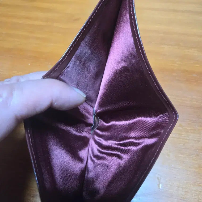 [BUNJANG] 신품급 까르띠에 보르도 카드지갑 금장 장식 / 신품급 까르띠에 보르도 카드지갑 금장 장식