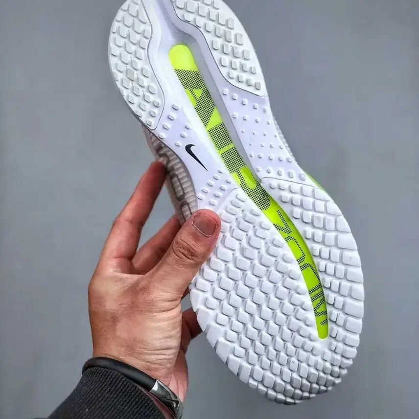 [BUNJANG] Nike Air Max White/Neon Sneakers (Size 270) / 나이키 에어맥스 흰/형광 운동화 사이즈:270
